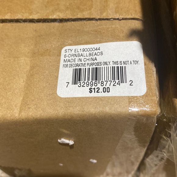 NWT. Holiday Lane by Macys Silver Ball Ornament Bundle - Picture 4 of 6